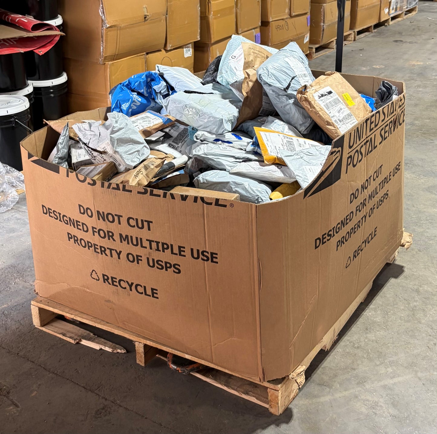 Unclaimed Merchandise Mystery Box Up to 10 pieces.